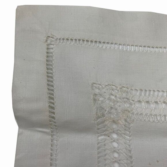 Vintage Floral Embroidered Doily Pulled Thread Square Topper Shabby Cottage Core - Picture 3 of 3